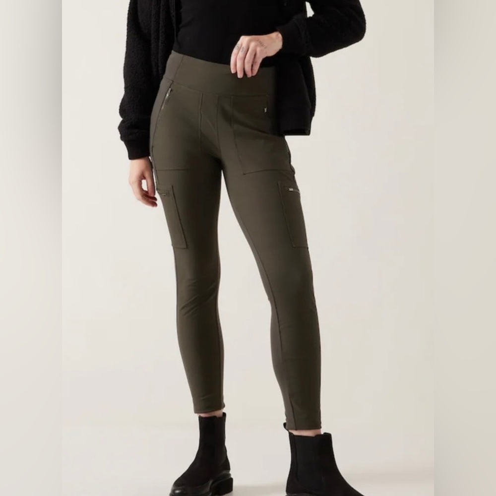 Athleta Headlands Hybrid High Rise Cargo Legging, Size 16, Peat EUC